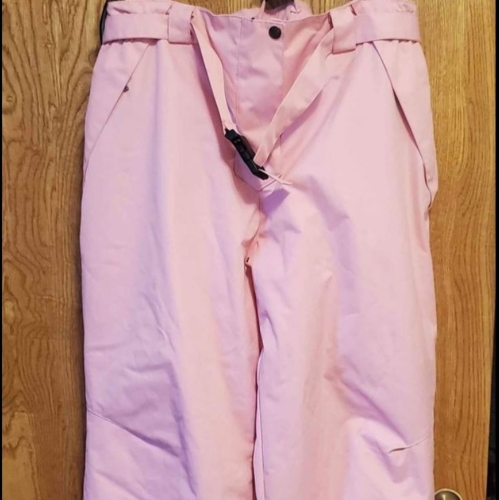 Spyder pink goretex snowpants ❄️ with suspenders.
